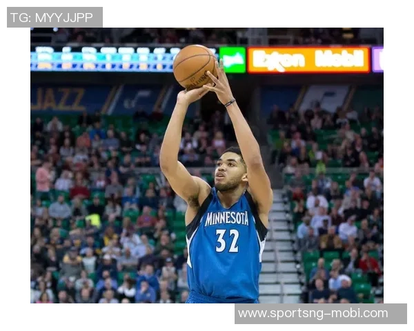 单届季后赛打入9球阿连德捧杯瞬间成为迈阿密国际新星